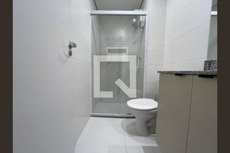 Banheiro de kitnet/studio para alugar com 1 quarto, 25m² em Butantã, São Paulo