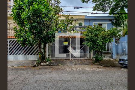 Fachada de casa à venda com 4 quartos, 200m² em Vila Cordeiro, São Paulo