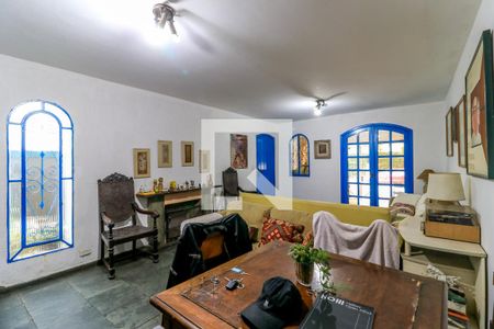 Sala de casa à venda com 4 quartos, 200m² em Vila Cordeiro, São Paulo