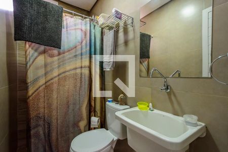 Banheiro de casa de condomínio para alugar com 1 quarto, 76m² em Espírito Santo, Porto Alegre