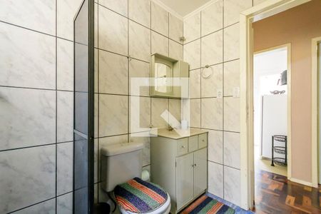 Banheiro de apartamento para alugar com 1 quarto, 53m² em Azenha, Porto Alegre