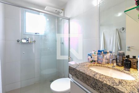 Casa de condomínio à venda com 126m², 3 quartos e 2 vagas Casa de condomínio à venda com 126m², 3 quartos e 2 vagasBanheiro da Suíte