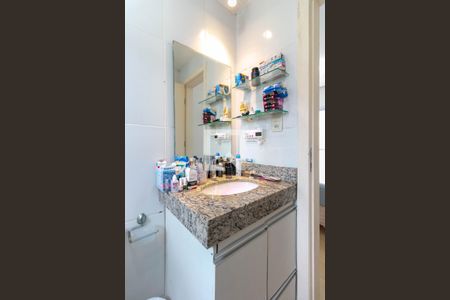 Casa de condomínio à venda com 126m², 3 quartos e 2 vagas Casa de condomínio à venda com 126m², 3 quartos e 2 vagasBanheiro da Suíte