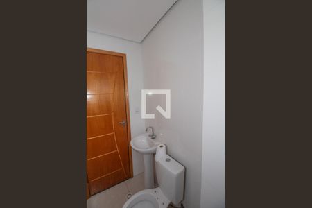 Banheiro Social de apartamento para alugar com 1 quarto, 28m² em Jardim Vila Formosa, São Paulo