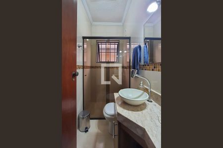 Banheiro de casa à venda com 3 quartos, 120m² em Vila Constança, São Paulo
