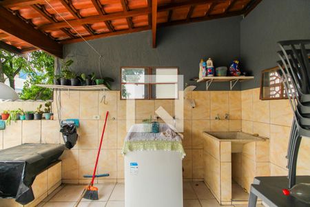 Studio à venda com 300m², 3 quartos e 3 vagas Studio à venda com 300m², 3 quartos e 3 vagasSacada e Área de Serviço