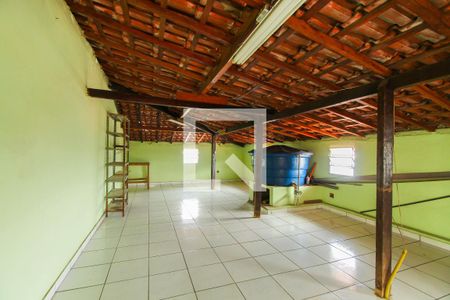 Studio à venda com 300m², 3 quartos e 3 vagas Studio à venda com 300m², 3 quartos e 3 vagassótão