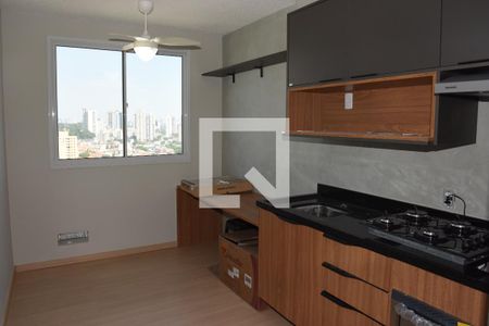 Sala/Cozinha de apartamento para alugar com 1 quarto, 26m² em Cidade Ademar, São Paulo