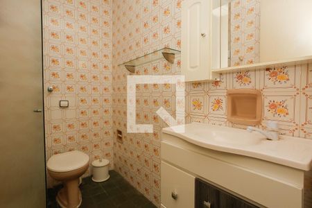 Banheiro de apartamento à venda com 1 quarto, 31m² em Independência, Porto Alegre