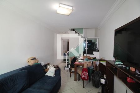 Sala de casa de condomínio à venda com 2 quartos, 80m² em Vila Pierina, São Paulo