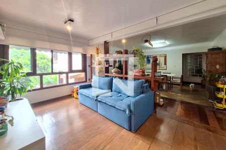 Sala 2 de casa à venda com 3 quartos, 355m² em Pendotiba, Niterói