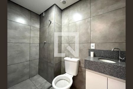 Banheiro  de apartamento para alugar com 1 quarto, 18m² em Mirandópolis, São Paulo