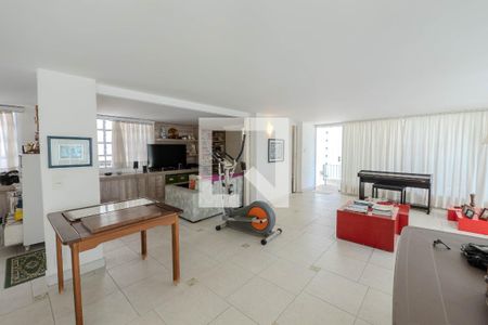 Sala de TV de apartamento à venda com 3 quartos, 550m² em Bela Vista, São Paulo