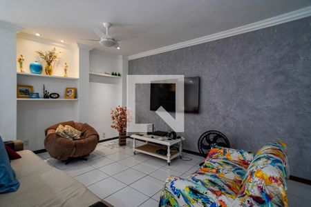 Sala de casa à venda com 4 quartos, 360m² em Piratininga, Niterói