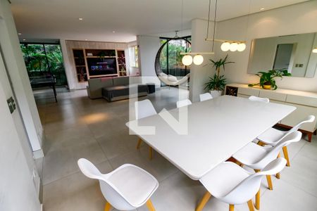 Sala de apartamento para alugar com 3 quartos, 200m² em Vila Suzana, São Paulo