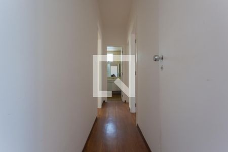 Corredor de apartamento à venda com 3 quartos, 90m² em Cruzeiro, Belo Horizonte