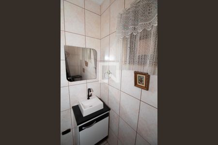 Lavabo de casa à venda com 3 quartos, 157m² em Vila Sirene, São Paulo