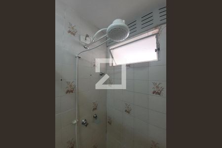 Banheiro de apartamento à venda com 1 quarto, 48m² em Vila Eliza, Campinas