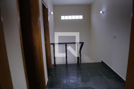 Hall de casa para alugar com 3 quartos, 200m² em Chácara Inglesa, São Paulo
