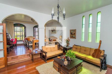 Casa à venda com 6 quartos, 500m² em Chácara das Pedras, Porto Alegre