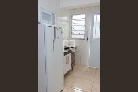 Cozinha de kitnet/studio para alugar com 1 quarto, 14m² em Vila Butantã, São Paulo