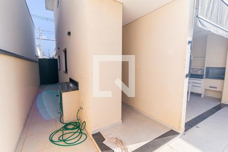 Corredor laterla externo de casa de condomínio para alugar com 3 quartos, 150m² em Jardim Park Real, Indaiatuba