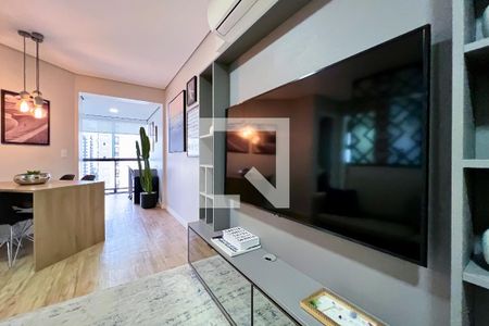 Sala de apartamento para alugar com 2 quartos, 56m² em Indianópolis, São Paulo