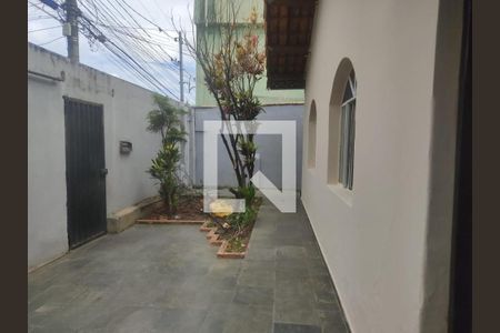 Casa à venda com 3 quartos, 360m² em Santa Cruz, Belo Horizonte