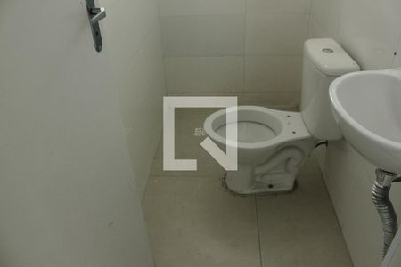 Banheiro de kitnet/studio para alugar com 1 quarto, 31m² em Jardim Alfredo, São Paulo