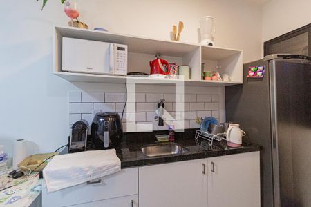 Cozinha e área de serviço de kitnet/studio para alugar com 1 quarto, 19m² em Jardim das Belezas, Carapicuíba