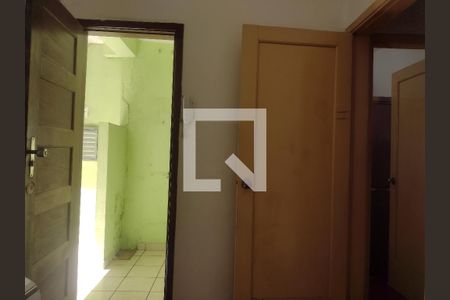 Cozinha de apartamento para alugar com 1 quarto, 50m² em Guilhermina, Praia Grande