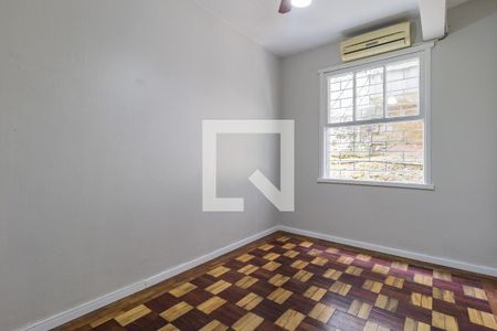 Dormitório 2 de apartamento à venda com 2 quartos, 48m² em Petrópolis, Porto Alegre