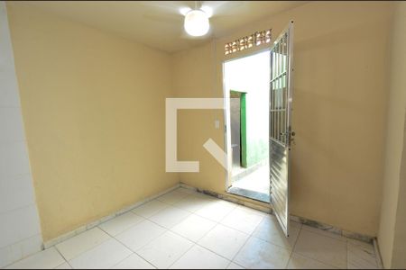 Sala de apartamento para alugar com 1 quarto, 25m² em Esplanada, Belo Horizonte