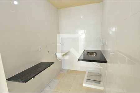 Cozinha de apartamento para alugar com 1 quarto, 25m² em Esplanada, Belo Horizonte