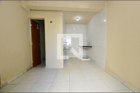 Sala de apartamento para alugar com 1 quarto, 25m² em Esplanada, Belo Horizonte