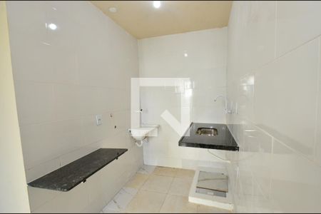 Cozinha de apartamento para alugar com 1 quarto, 25m² em Esplanada, Belo Horizonte