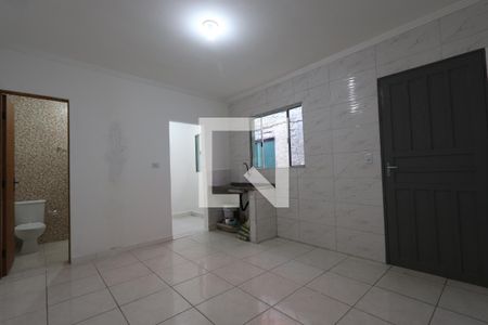 Sala/Cozinha de casa para alugar com 1 quarto, 45m² em Jardim Sonia Maria, São Paulo