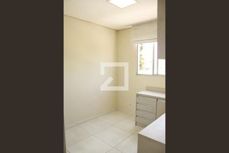 Quarto Solteiro de apartamento para alugar com 2 quartos, 49m² em Kennedy, Contagem