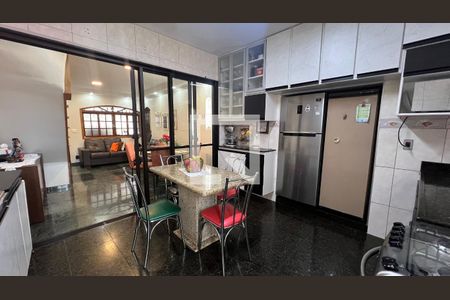 Cozinha de casa à venda com 3 quartos, 150m² em Vila Madalena, São Paulo