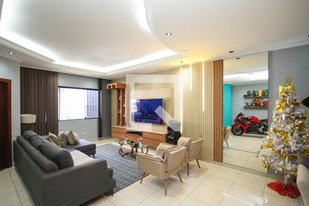 Sala de casa à venda com 4 quartos, 230m² em São Lucas, São Paulo