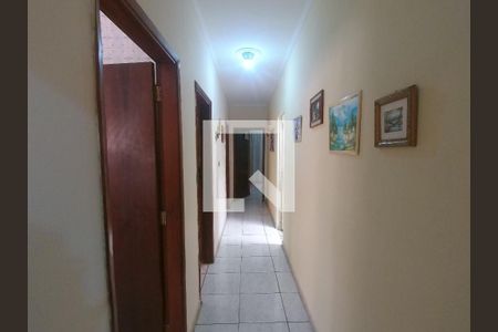 Corredor acesso ao banheiro/ Quartos e cozinha de casa à venda com 5 quartos, 170m² em Jardim Santa Mena, Guarulhos