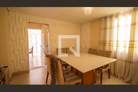 Casa à venda com 108m², 2 quartos e 1 vaga Casa à venda com 108m², 2 quartos e 1 vagaSala de Jantar