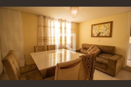 Casa à venda com 108m², 2 quartos e 1 vaga Casa à venda com 108m², 2 quartos e 1 vagaSala de Jantar