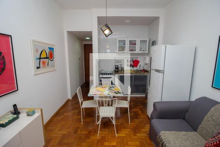 Sala/Quarto de kitnet/studio para alugar com 1 quarto, 30m² em Centro, Rio de Janeiro