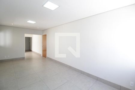 Sala 1 de casa para alugar com 5 quartos, 277m² em Cidade Jardim, Uberlândia