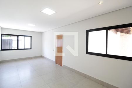 Sala 1 de casa para alugar com 5 quartos, 277m² em Cidade Jardim, Uberlândia
