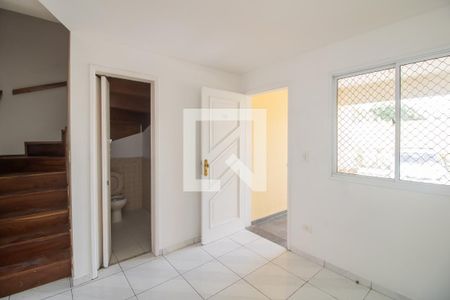 Casa para alugar com 3 quartos, 84m² em Vila Pierina, São Paulo