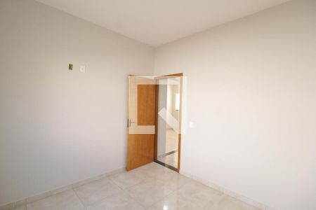 Quarto 1 de casa para alugar com 2 quartos, 77m² em Granada, Uberlândia