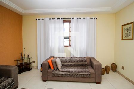 Sala de casa à venda com 3 quartos, 420m² em Palmares, Belo Horizonte