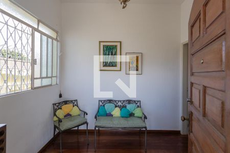 Sala de casa para alugar com 3 quartos, 300m² em Santa Tereza, Belo Horizonte